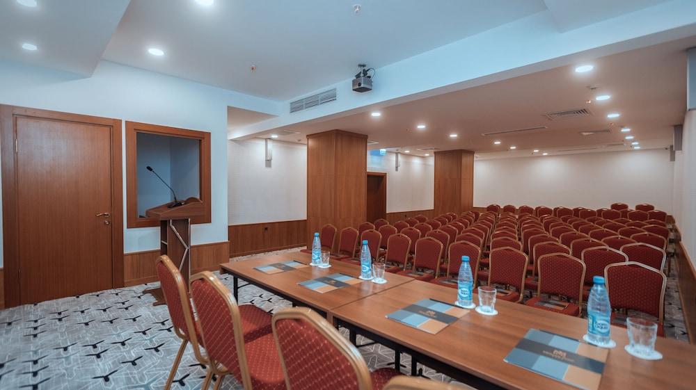 Midtown Hotel Baku Zewnętrze zdjęcie